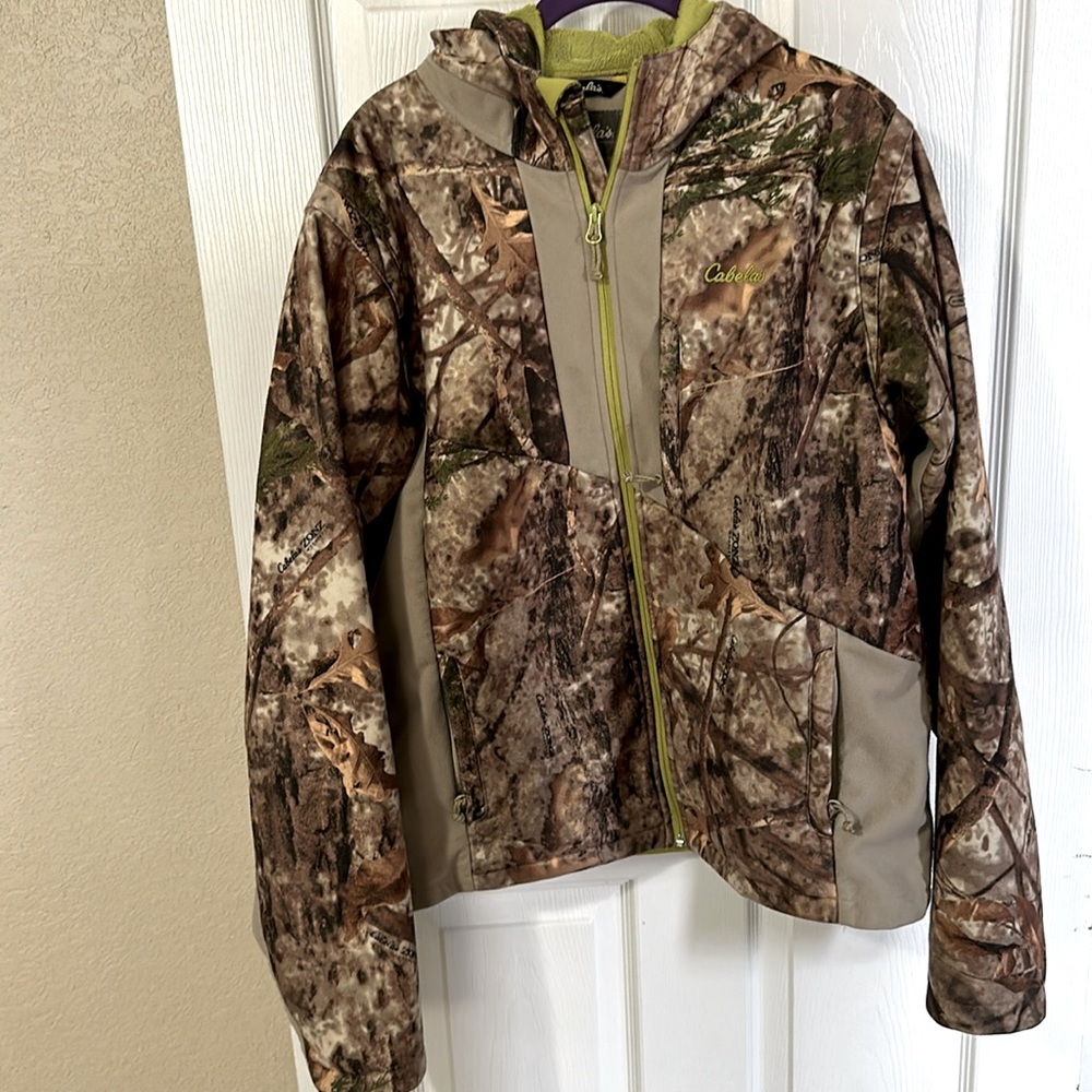 Women’s or kids Size 2XL Cabelas Jacket